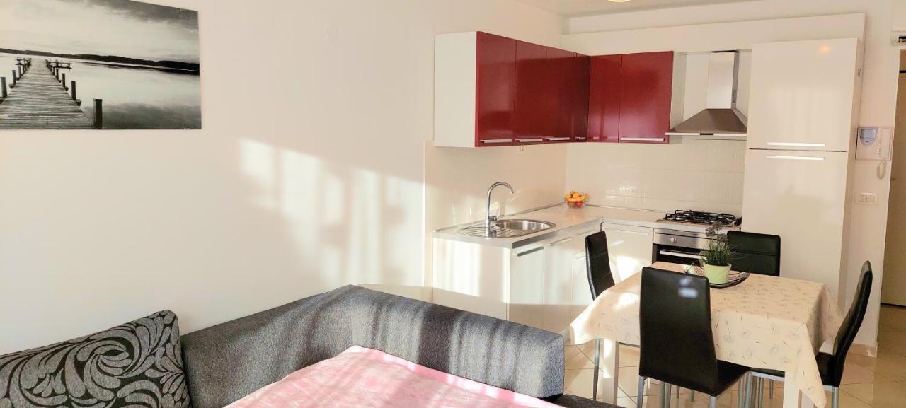 Cozy Apartment With Free Private Parking スプリト エクステリア 写真