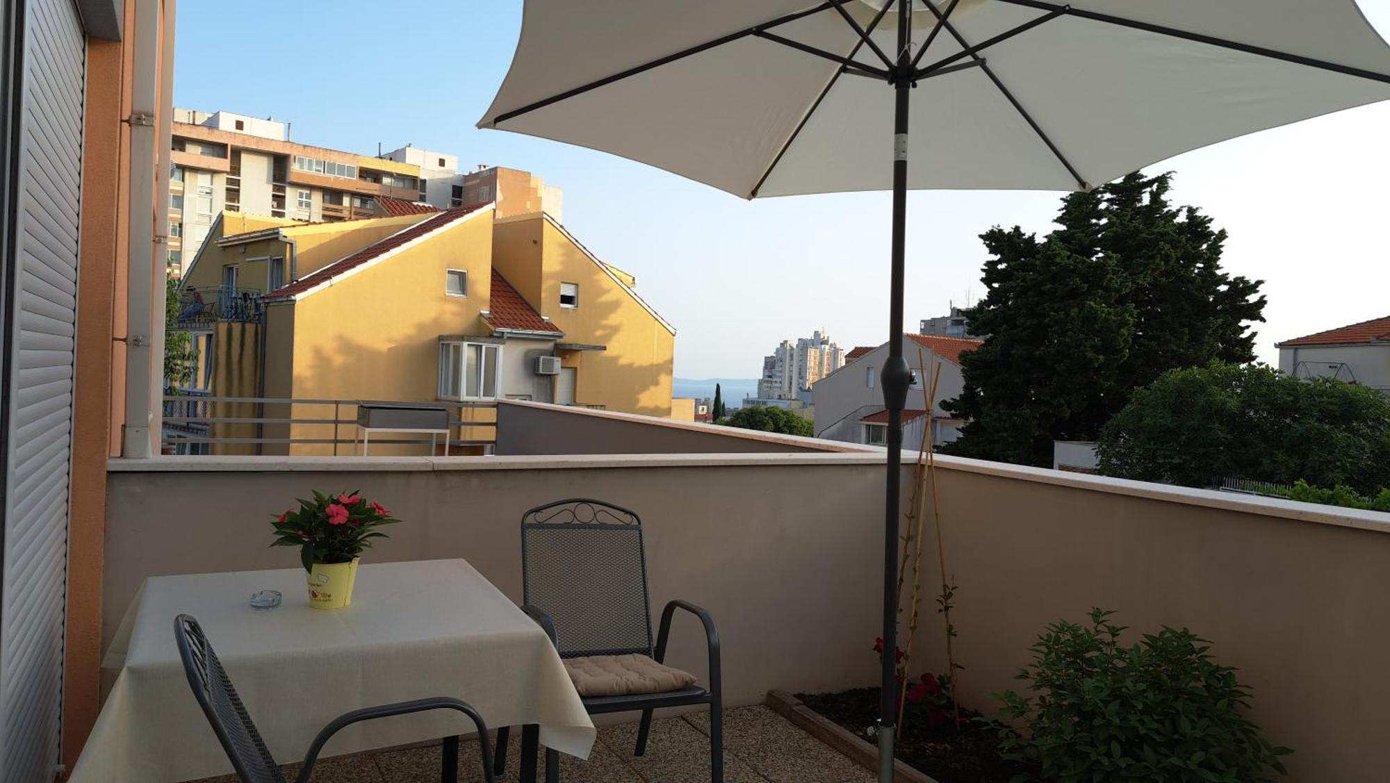 Cozy Apartment With Free Private Parking スプリト エクステリア 写真